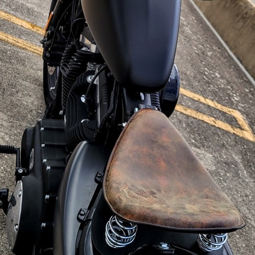 Large brown motorcycle solo - large,